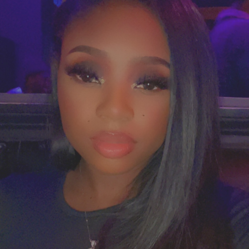 Meet your Posher, Eboni